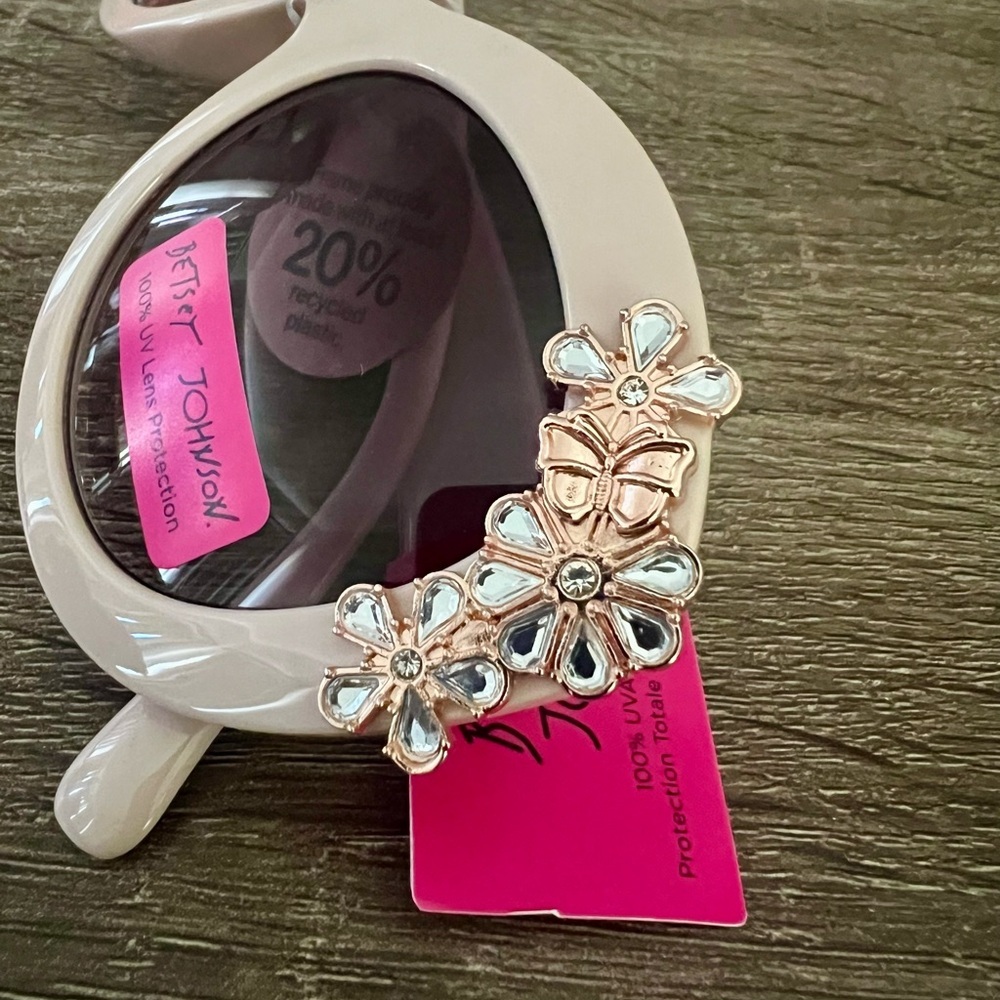 NWT Betsey Johnson Floral Rhinestone Sunglasses - Picture 2 of 9